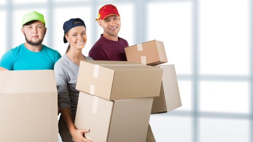 Business delivery and moving service in Newington
